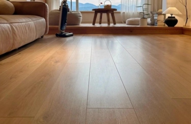 Laminate Flooring for High-Traffic Retail Spaces