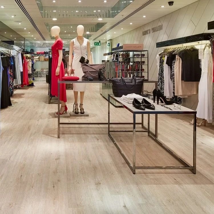 This article explains why SPC flooring performs so well in busy retail spaces and how Lanhe Flooring supports commercial projects with stable-quality SPC products.