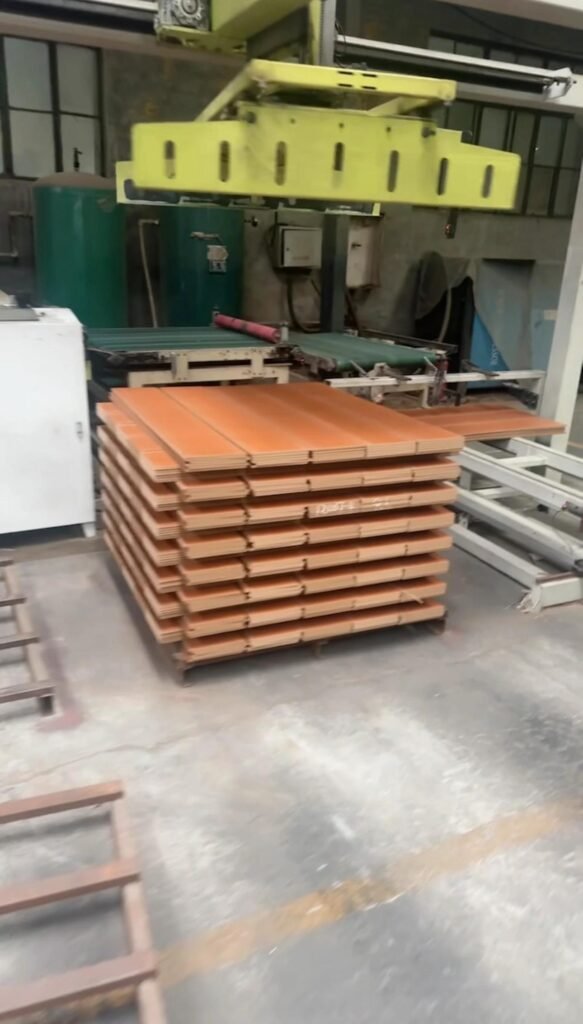 Laminate Flooring Manufacturer & Wholesale Supplier (OEM, AC3–AC5)