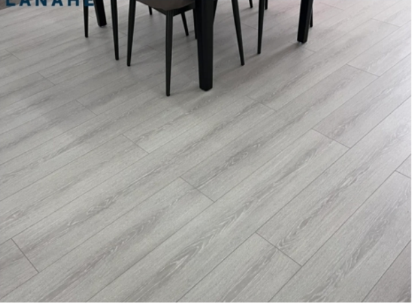 How to Achieve a High-End Home Decor Effect with Laminate Flooring Inspiration