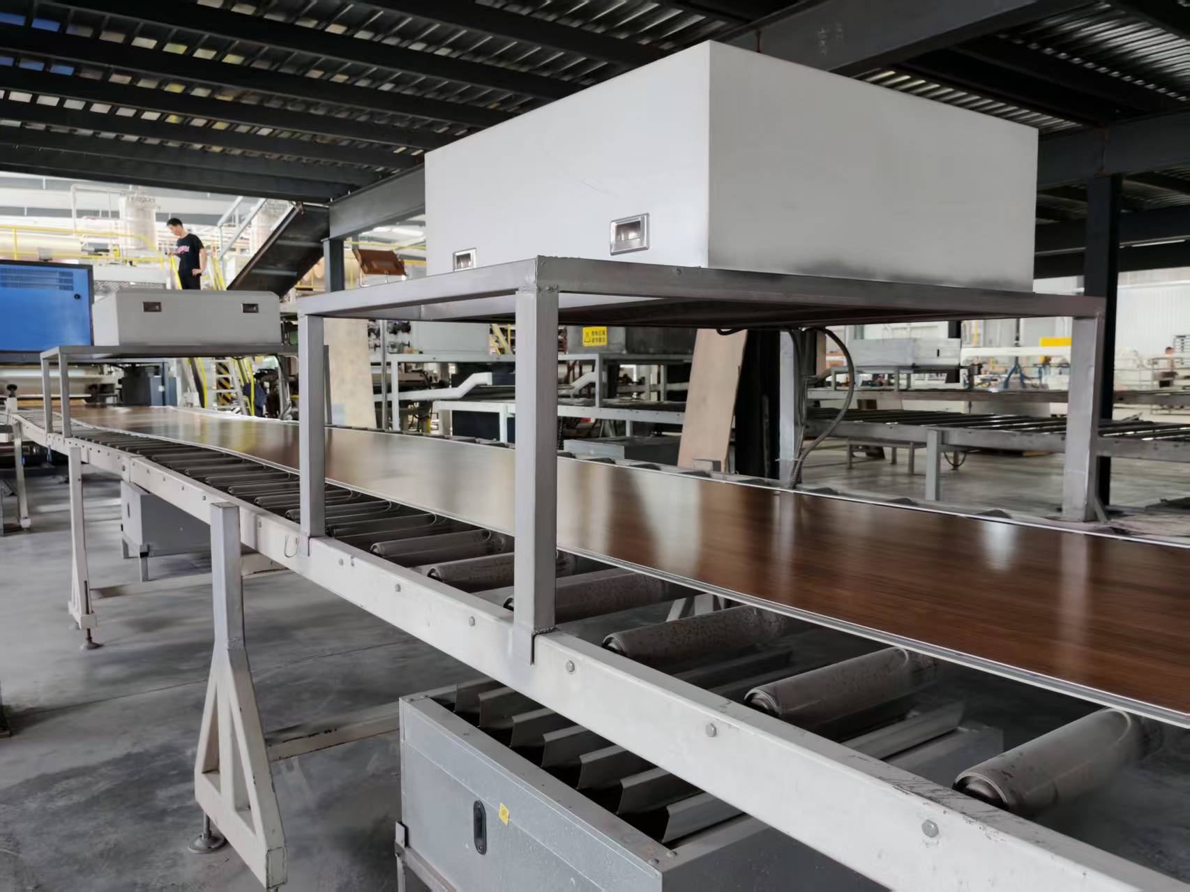 How Is Laminate Flooring Manufactured Inside a Modern Chinese Flooring Factory